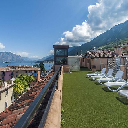 Hotel Sorriso Бренцоне-суль-Гарда Экстерьер фото