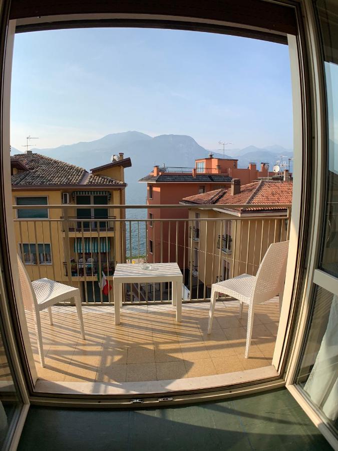 Hotel Sorriso Бренцоне-суль-Гарда Экстерьер фото