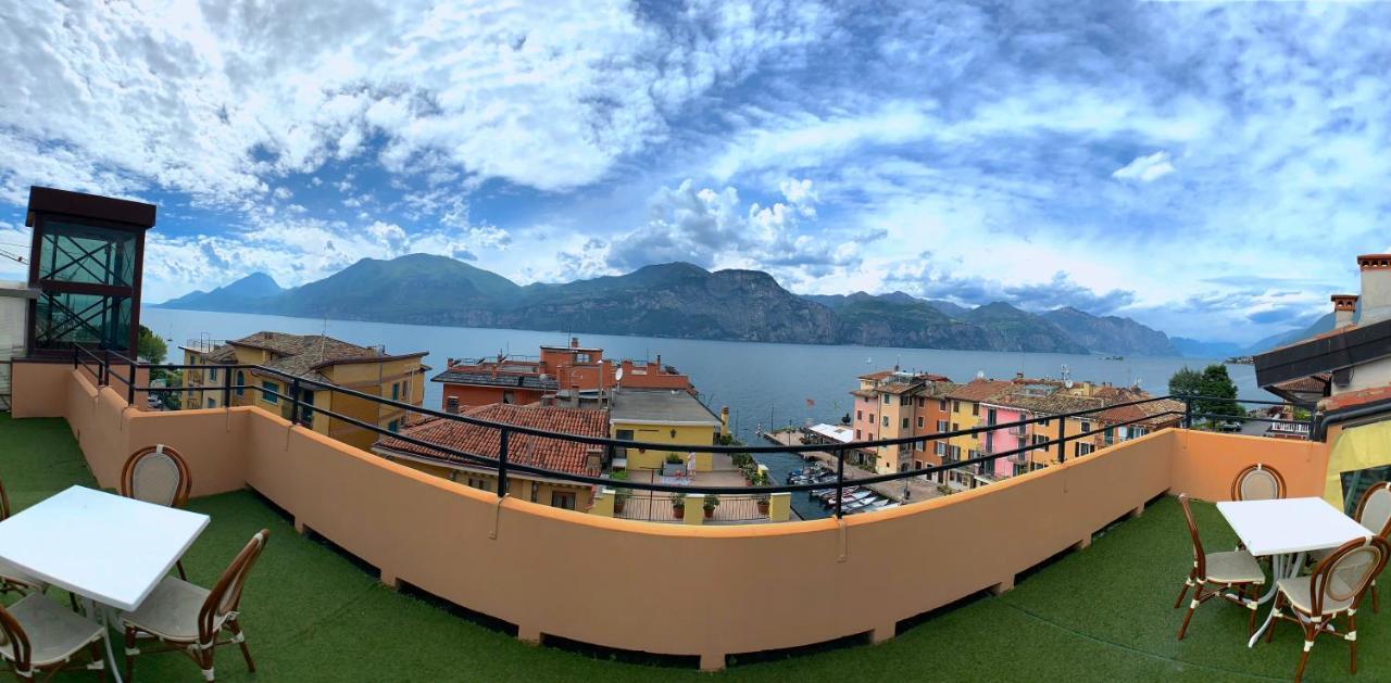 Hotel Sorriso Бренцоне-суль-Гарда Экстерьер фото