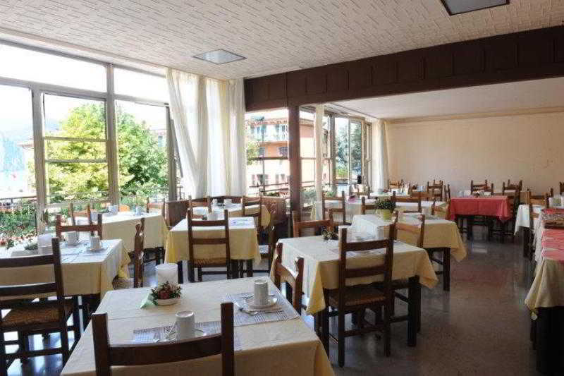 Hotel Sorriso Бренцоне-суль-Гарда Экстерьер фото